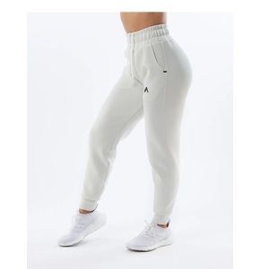 Alphalete jogger cream
